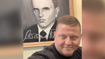 Этот ублюдок что ли больше подходящая фигура..походу западлоидные мрази так и не поняли с чем борется Россия..и о каких "первопричинах"-говорит.