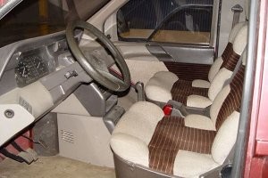 АЗЛК - 3733 1990 год.
Вот вид на передние кресла