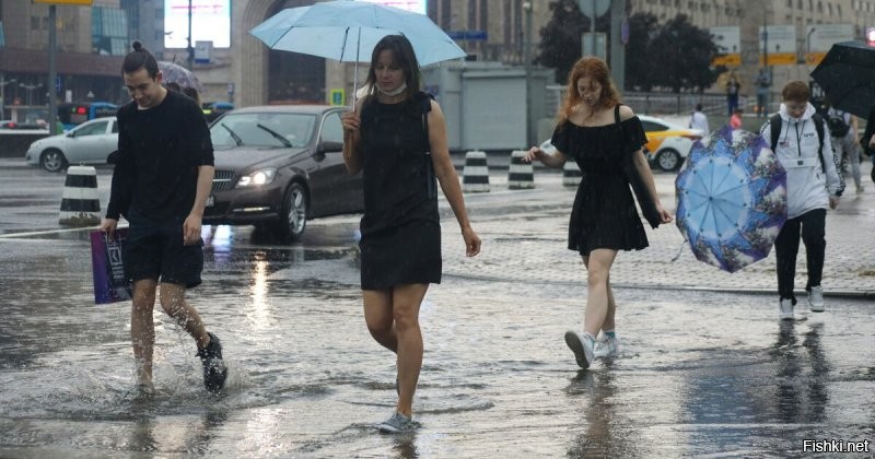 В это лето вся Москва "плавала" из за закатанной ливневки!