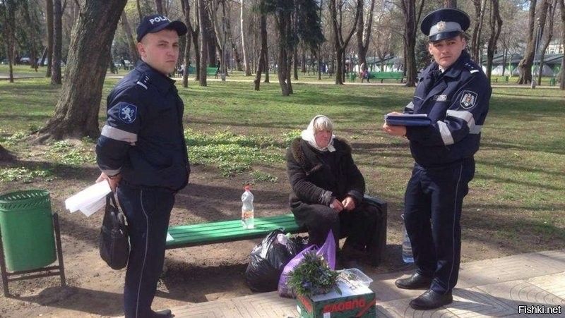 ... Полицейские не РИСКНУЛИ самостоятельно задерживать агрессивного бугая и направили по месту его жительства отряд   ОМОНа...

ФсЁ ! 
Ток так моГем...