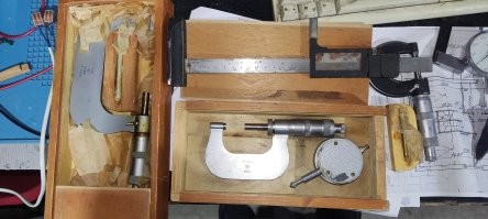 Перебрал гараж и шкаф у матери, упорядочил доставшийся от отца инструмент. Жаль что редко использую и не всё.