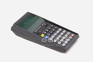 Да ты можор! Вот мой первый "компутор" в 1988-м году. "Программируемый микрокалькулятор"!
Между прочим, там игры тоже были. Игра "Вверх по лестнице, бегущей вбок". Код опубликован был в журнале "Техника молодёжи".... И с ошибкой!... Блин, я бился над этим незнамо как. В журнал письмо отправил, что дескать не работает. Пока письмо туда-ответ обратно, сам разобрался. А ответ пришёл. Сколько было восторга - мне из самой "Техника-молодёжи" ответили. Так оказалось, что вызов подпрограммы был пропущен. (по -современному, функция была в коде, а вызов её не был).