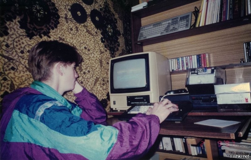 А это я, но тут уже по-богатому - 128-ой с дисководом.