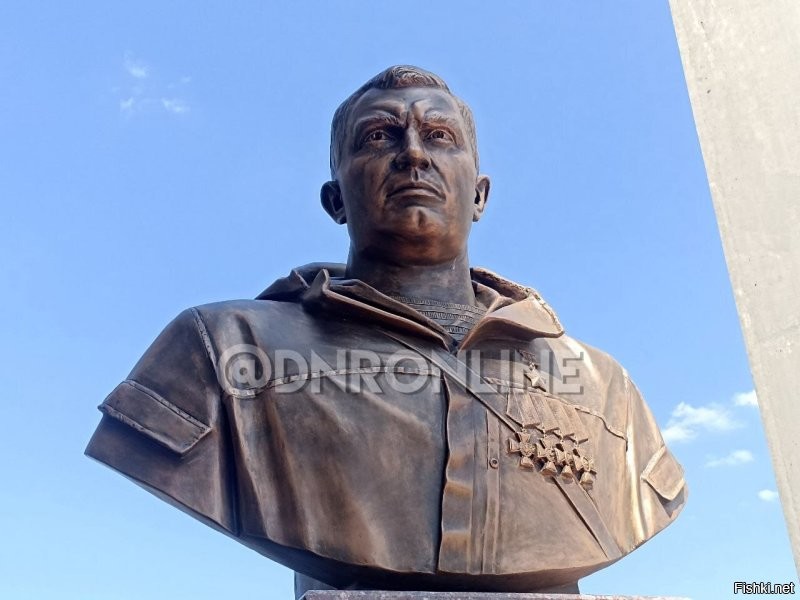 В Донецке чтут память первого Главы ДНР Александра Захарченко, погибшего в результате теракта 31 августа 2018 года