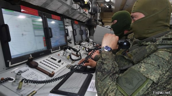 Российская ПВО сбила за сутки 112 дронов ВСУ



Минобороны РФ: за сутки сбиты две авиабомбы, три снаряда HIMARS и 112 дронов ВСУ



Российские средства противовоздушной обороны за сутки сбили две авиабомбы и три реактивных снаряда HIMARS, сообщили в Минобороны РФ. Также были ликвидированы 112 беспилотников ВСУ.

Средствами противовоздушной обороны сбиты три реактивных снаряда системы залпового огня HIMARS производства США, две управляемые авиационные бомбы и 112 беспилотных летательных аппаратов самолетного типа,   передается в сообщении.



С начала СВО российские силы уничтожили 666 самолетов, 283 вертолета, 80 712 беспилотников, 626 ЗРК, 24 897 танков и другой бронетехники, 1588 боевых машин реактивных систем залпового огня, 29 118 орудий полевой артиллерии и минометов, а также 40 751 единицу специальной военной автомобильной техники.

Враг будет разбит, Победа будет за нами