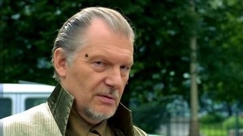 А нахрена было изначально так себя калечить?...