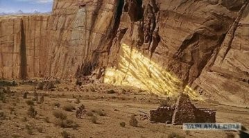 Тоже сразу "Золото МакКенны" вспомнил