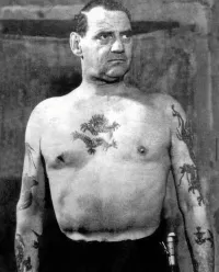 Он увлекался парусным спортом и бодибилдингом