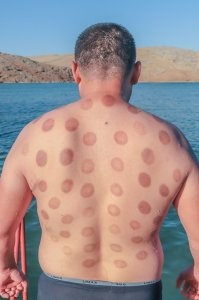 Меня засосала
Опасная трясина
И жизнь моя вечная игра.