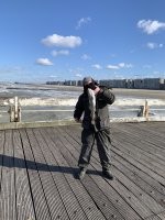 Вот если треска пошла и хочешь с берега то лучше дрон . А мотать на себя с такого расстояния то берем шуроповерт и снимаем ручку с катушки и пошло , здесь главное обороты слегка уменьшить :)