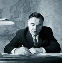 Александр Сергеевич Яковлев (1 апреля 1906   22 августа 1989)   советский авиаконструктор, дважды Герой Социалистического Труда, лауреат шести Сталинских премий.