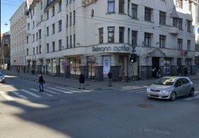 Спасибо братан, точно! И самое интересное, до 25-ти лет жил в трёх кварталах от сюда (Дзирнаву и Кр. Барона) и не врубился.