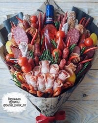 Девочки, учитесь! Парням МОЖНО дарить букеты!!!
Например такие: