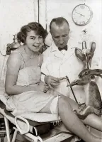 Интересно, а современные методы омоложения и пластической хирургии тоже будут восприниматься через 100 лет как дичайшая дичь?