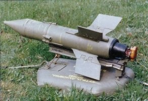 Макет ПТУРС "Малютка"! А не то, что Вы подумали)))) Эти пацаны делали модели ракет, а не фал....имитаторы))))