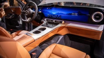 В прошедшие выходные в Мюнхене выкатили. Обещают аж до 735 км проезда без зарядки на 94 киловаттной батарейке. Цена -х/з...наверное, как две китайские электровозки