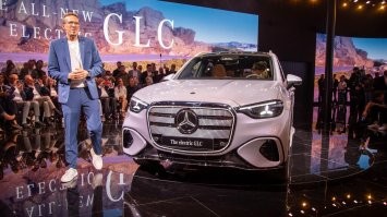 В прошедшие выходные в Мюнхене выкатили. Обещают аж до 735 км проезда без зарядки на 94 киловаттной батарейке. Цена -х/з...наверное, как две китайские электровозки