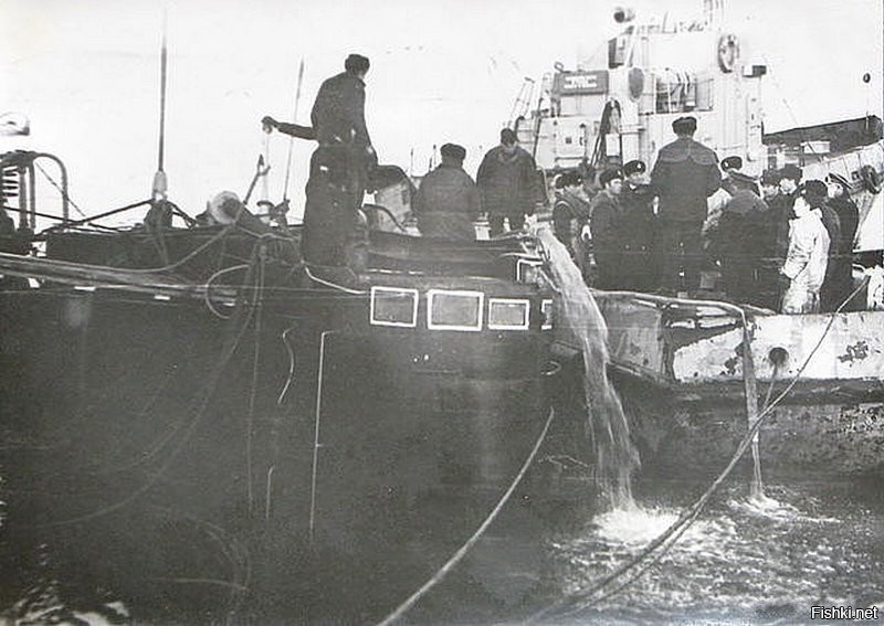 С-178. Во время поднятия и пробоина в районе 6-го отсека.