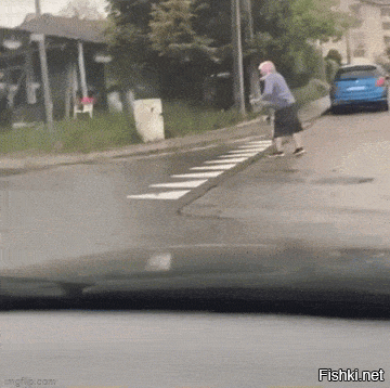 Опоздала из крестового похода.