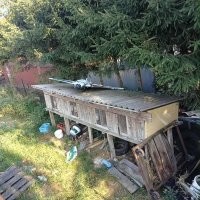 И как он через ёлки спланировал? Он с вертикальной посадкой?