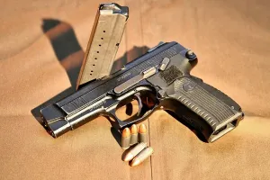 заместо глока я бы грач взял , а заместо 45го--- ГШ18