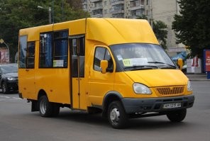 ПАЗик есть ПАЗик. Если  у него "морда" Газелевская, не будет он ПАЗом. Вот, к примеру, 2 разных автобуса с разными названиями, но в народе они по прежнему Газели