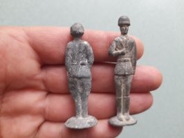 Только вот такие два остались на память из детства...