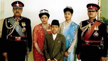 Ситуация в Непале показывает наглядно: что бывает если сумасшедших Мизулинных вовремя не остановить. 

Напомним, что протесты разгорелись сразу после введения ограничений всех мессенджеров в стране - от китайского WeChat до безобидного Telegram. У власти в Непале находились коммунисты-маоисты, захватившие страну после свержения королевской власти. 

Для Непала - это не первое массовое убийство правителей. В 2001 году маоисты уже убили королевскую семью, в массовой резне погибла даже годовалая дочь короля и сам король, причём убийство совершил наследный принц, находившийся под китайским влиянием. 

В результате массовой резни королевской семьи и ослабления  центрального правительства в Непале к власти пришла "марксистско-ленинская коммунистическая партия" в союзе с "народной партией маоистов", власть нового короля оказалась низложенной в 2007 году, у него отняли дворец и заключили королевскую семью под домашний арест (я   шёл рядом с паланкином принцессы  Непала Прарана Раджья Лакшми Деви Шах после её свадьбы в 2010 году в качестве обычного российского туриста , хотел с ней сфоткаться, но она по местным верованиям - живой Бог и за прикосновение или фото с ней будет казнь ).  

Осенью 2015 года ключевые посты президента и премьер-министра заняли представители Коммунистической партии Непала (объединённой марксистско-ленинской). 

Кхадга Прасад Шарма Оли стал лидером компартии Непала в 2016 и занимал посты премьера несколько раз, пока в 2025 году решил не запретить своим нищим поданным тик-ток, причём никаких оснований к этому не было (в тик-токе его жирную рожу ругали за продажность, как и покупки жены на аукционах Кристис в Лондоне). Причём премьер стал первым в Непале выходцем из черни, буквально рождённым в низшей касте бедной крестьянской семьи. 

В 1966 году под влиянием коммунистической идеологии и философии марксизма-ленинизма начал политическую деятельность в качестве ученика Исследовательской марксистской группы. В 1970 году Оли вошёл в состав районного комитета партии и начал участвовать в подпольной террористической деятельности, включая нападение на офицеров полиции.  Лидер крестьянского мятежа Оли, лично обезглавил нескольких богатых помещиков, включая детей. В 1973 году был арестован за массовое убийство, отбыл 14 лет в тюрьме.  В 1993 году Оли посетил Китайскую Народную Республику по приглашению дружественной Коммунистической партии Китая и был завербован китайской разведкой.

Выйдя из тюрьмы возглавил местный комсомол и стал одним из офицеров подпольного теневого правительства Компартии. Из-за слабости центральной власти будучи делегирован в Правительство от буквально террористов и боевиков возглавил МВД в 1994 году.

В 2006 году - уже министр иностранных дел в Правительстве Короля. Затем, наконец, в 2007 году проклятое самодержавие было сброшено бывшими террористами.  Премьер-министр Китая Ли Кэцян в своём послании сказал премьеру, что под его руководством, Непал должен добиться новых достижений в процессе поддержания стабильности в стране и содействия экономическому развитию. 

9 сентября 2025 Товарищ Оли был избит и его нынешнее местоположение неизвестно (скорее всего сбежал в Дубай в свой наворованный дворец), протестующие (проиндийские студенты). Так бесславно завершился путь мужской версии Мизуллиной (посмотрите кем был дедушка и прадедушка Екатерины). 

На фото - убитая королевская семья и товарищ Оли в Китае за неделю до своего свержения.