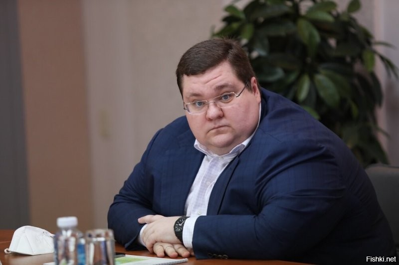 Судя по ежегодным фотоотчетам, Кадыров-младший на пути к повторению "достижений" Чайки-младшего!