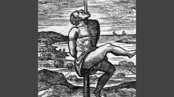 В Подмосковье мужчина попытался изнасиловать и ограбить женщину в подъезде