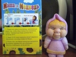 Скульптура Маши и Медведя в селе в Ульяновской области