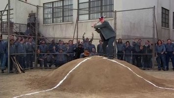 В фильме Голый пистолет прикольно обыграли )))