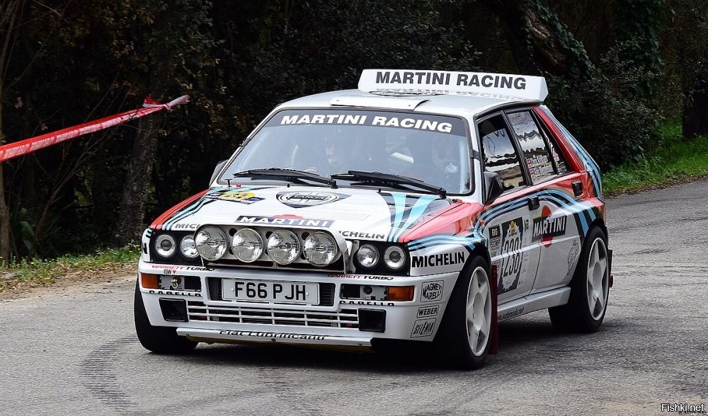 Когда очень хочется иметь  Lancia Delta Integrale HF 16V, а денег хватило только на польский Фиат-127.