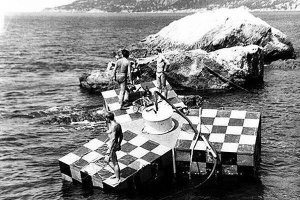 Сопляк  он по сравнению с нашими:  еще в 60-х шли в СССР эксперименты по жизни под водой - проект "Садко", "Черномор" и пр.