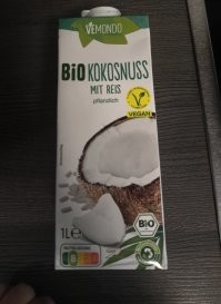 Да хватит этой мути о том, как корабли бороздят просторы галактики.
куда поставляется продукция?--- туда, куда и раньше, в твои сетевые супермаркеты, мой экономист.

Если б ты выходил хоть иногда из своих 4 стен, то был бы вкурсе, что продукты на импорт имеет другую маркировку, а зачастую и другой состав, рассчитанный на потребителя. (Пример фото принглс) А это делают для ТВОЕГО рынка, собственно поэтому и возмущаются твои соотечественники,  что б ты себе там не фантазировал для своего успокоения по захвату мира 

 а ты продукты без лактозы и глютена употребляешь?-- да.  Ты, кстати, тоже, ты ж вкурсе, что чай безлактозный, а гречка без глютена? Хотя сомневаюсь, ты у нас больше спец по сортам  какашечек. А я люблю кокосовое молоко, которое является безлактозный, безглютеновый, веганским, био и низкоуглеводное. Хочешь покажу?
Мм, вкусняшка.

Мерседес тебе лично сказал, что он об этом думает? Или есть хоть один немецкий источник по этому поводу? Поставим акцент на слове "немецкий". А то мало ли, может они сами пока не в курсе, надо ж им рассказать как то 

Понимаешь в чем дело, не может быть интересным то, что никто не хочет обсуждать. Ну вот как то так исторически сложилось

по нему и в теме про "Интервидение" тоже прошлись --- так поэтому и прошлись, потому что само интервиденье всем пофигу оказалось.