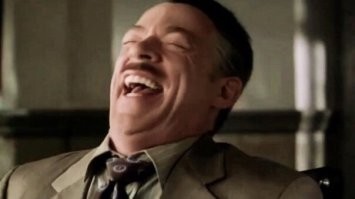 МотоциклиС,ааа...мотоциклиС..сударь..не желаете..ссс мотоциклиС..