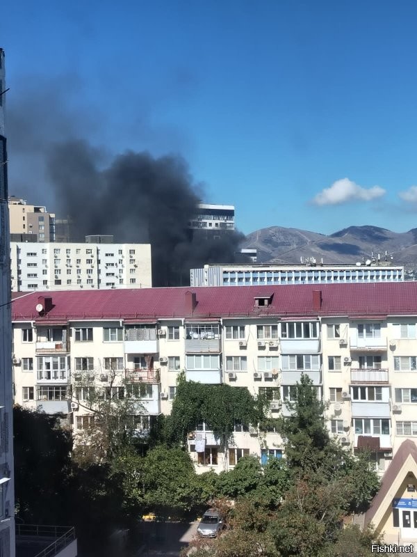 Да,в Новороссийске вчера было шумно,первый раз за всё время атак появилось жертвы,2 человека погибло.И это всё днём,обычно атаки происходили ночью или перед рассветом.