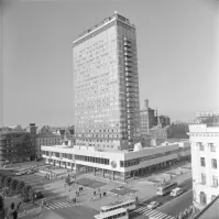 О! Гостиница "Латвия" и памятник Ленину на месте... Пока дикари из наци-сепаратистов его не убрали.