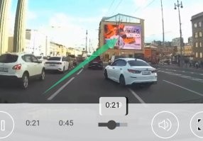 Это уже не первые такие в этом месте. 

Видать реклама так влияет.