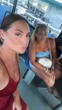 В Турции организаторы круиза устроили пенную вечеринку после смерти туриста