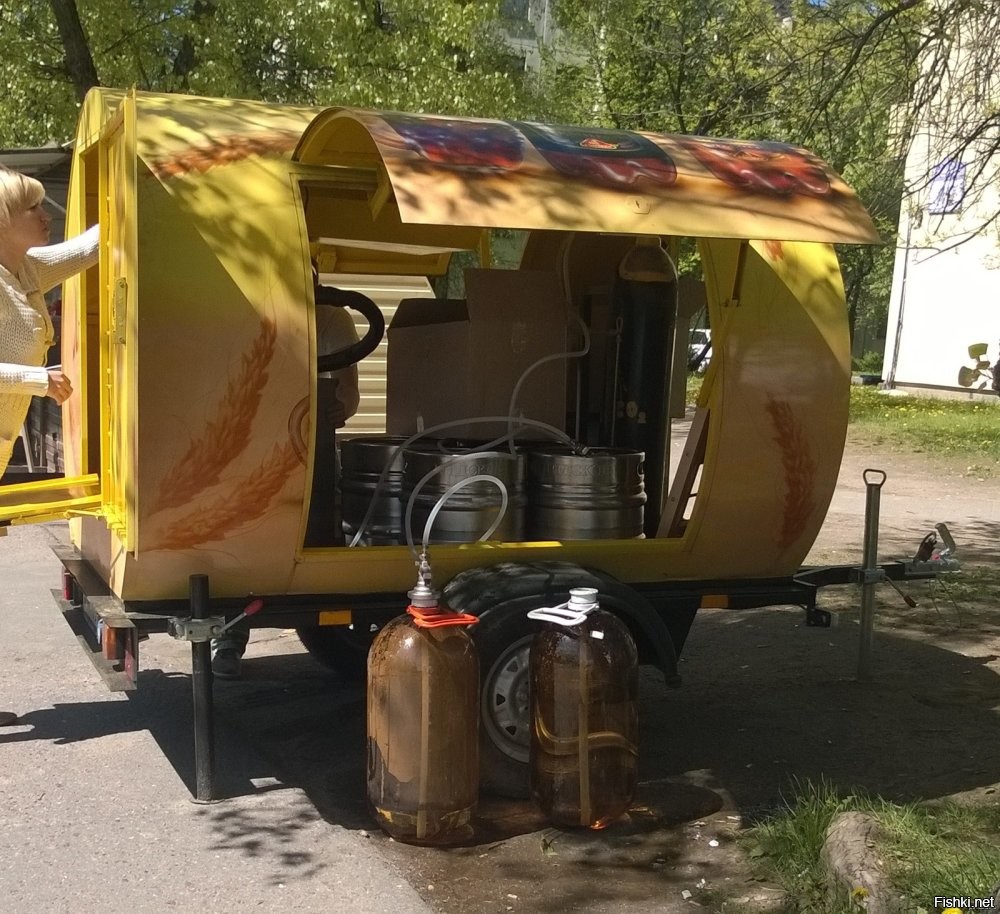 Там в этих бочках кеги сейчас