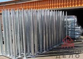 Называется "винтовая свая".