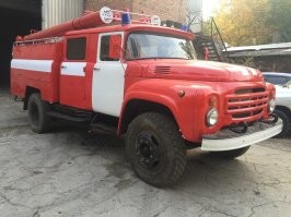 Только пожарные.
Фото, судя по композиции рекламное, скорее всего для каталога экспортных автомобилей.