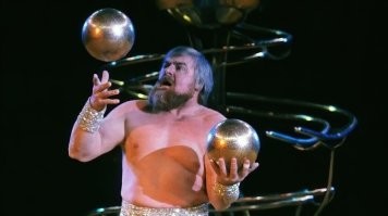 Наоборот! 
Сначала вылечил, а потом уже занялся! А потом и других лечил!