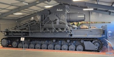 Пробивать бреши если уж касается ВОВ типа как Бресткая крепость,были использованы мортиры в фашисткой Германии ,типа как Адам...