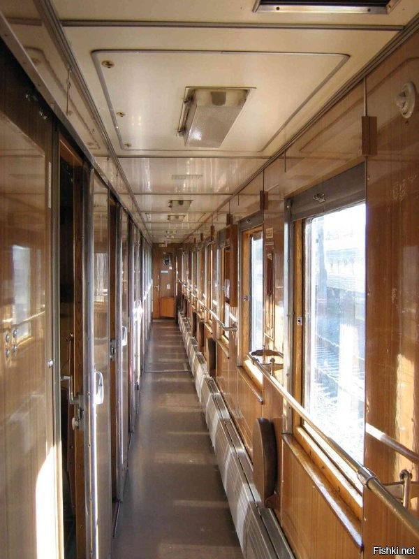 Тёлка хрен с ней и чудом.А вот вагон  Дюссельдорфский и это был особый шарм и запах....