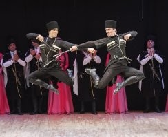 А где абхазцы?  Майнят на бесплатном электричестве....
---------
«Гуманитарные поставки» электроэнергии в Абхазию  в 2025г. составят до 327 млн кВт ч, именно о таком годовом объеме бесплатной электроэнергии из РФ просили власти Абхазии.