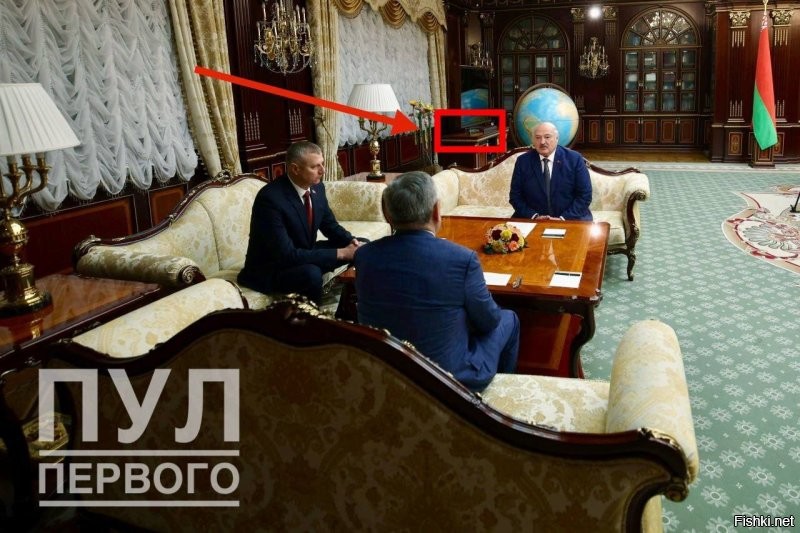 Показана пусковая установка комплекса "Орешник"

В СМИ засветили изображение модели самоходной пусковой установки комплекса "Орешник". Как и ожидалось, она выполнена на шасси типа МЗКТ-79291 и вероятно является реинкарнацией комплекса с ракетой 15Ж67 "Рубеж".