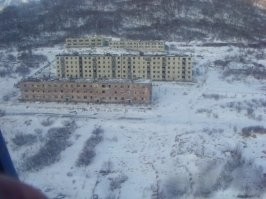 Давайте начнём с заброшенных гарнизонов.
Например Бечевинка (Финвал), это 80 км от Петропавловска Камчатского на северо-восток.
Таких посёлков - сотни по всей территории России
