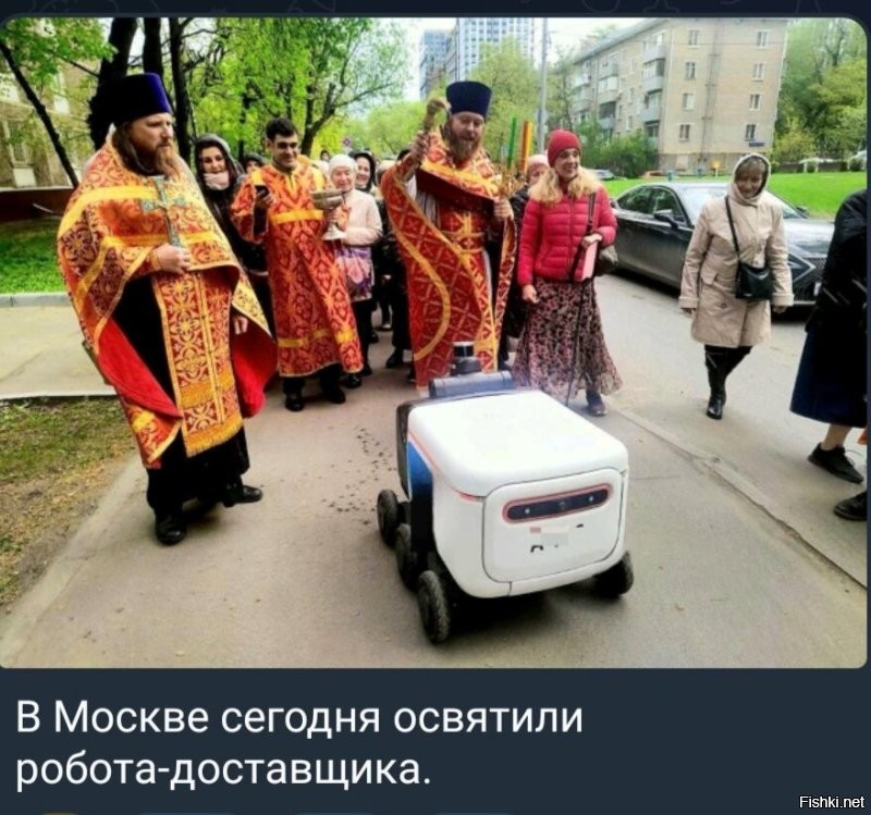 Исламоверующие рабочие строят православный храм....Под стенами храма расчленяют барана, поливая землю кровью...  Это какой-то сюр. 

А теперь представим:  возле строящейся мечети наши строители разделывают свинью... Сколько г@вна польется от различных диаспорт и мусульманских сообществ? А у нас, что ..   попы языки в #опы засунули.